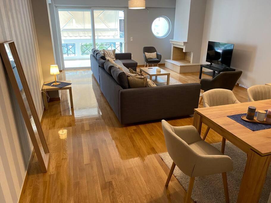 Classy 3Br With 2 Bathrooms Apartment In Marousi Atene Esterno foto